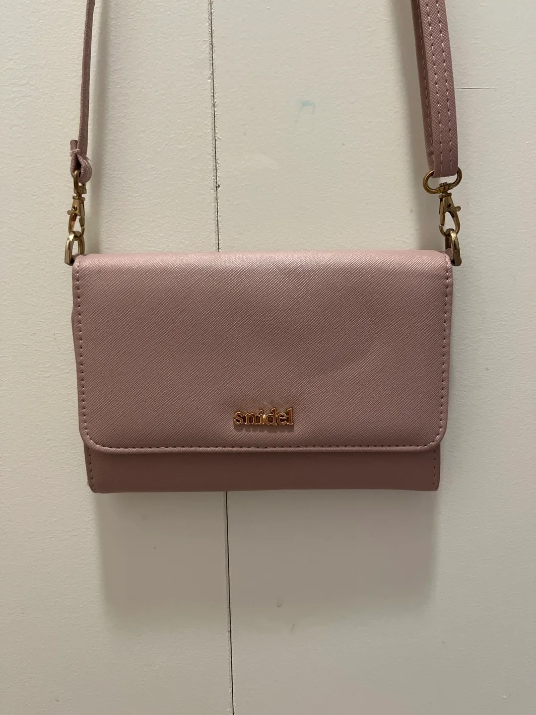 Snidel Pink Crossbody Wallet #freecycle image indicator(2)