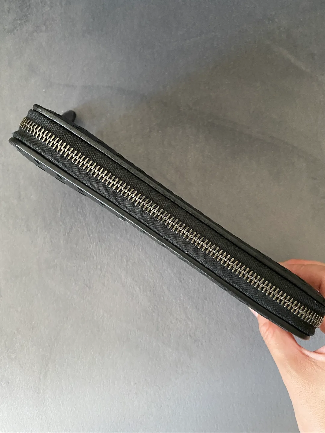 Authentic BRAND NEW Bottega Veneta Leather Wallet image indicator(5)