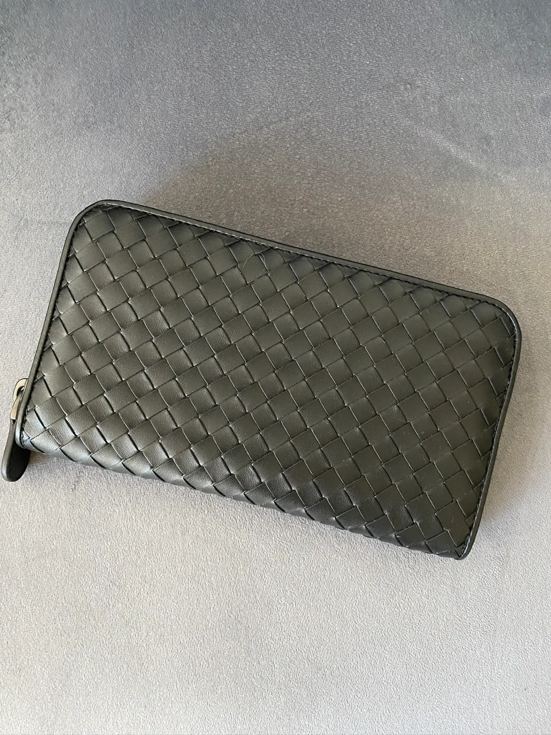 Authentic BRAND NEW Bottega Veneta Leather Wallet image indicator(2)