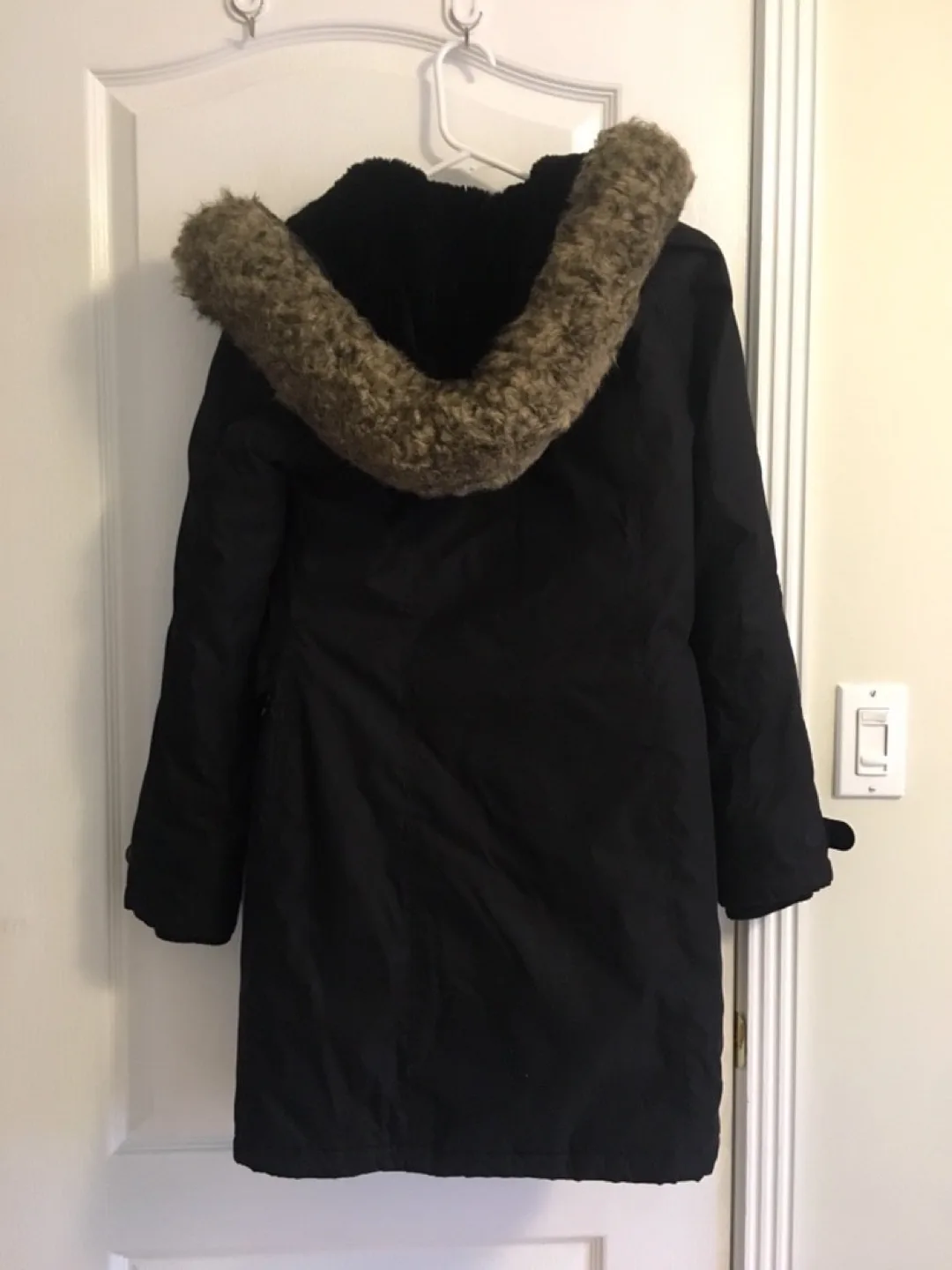 Aritzia TNA Aspen Parka / Winter Jacket Black  - Size XS image indicator(2)