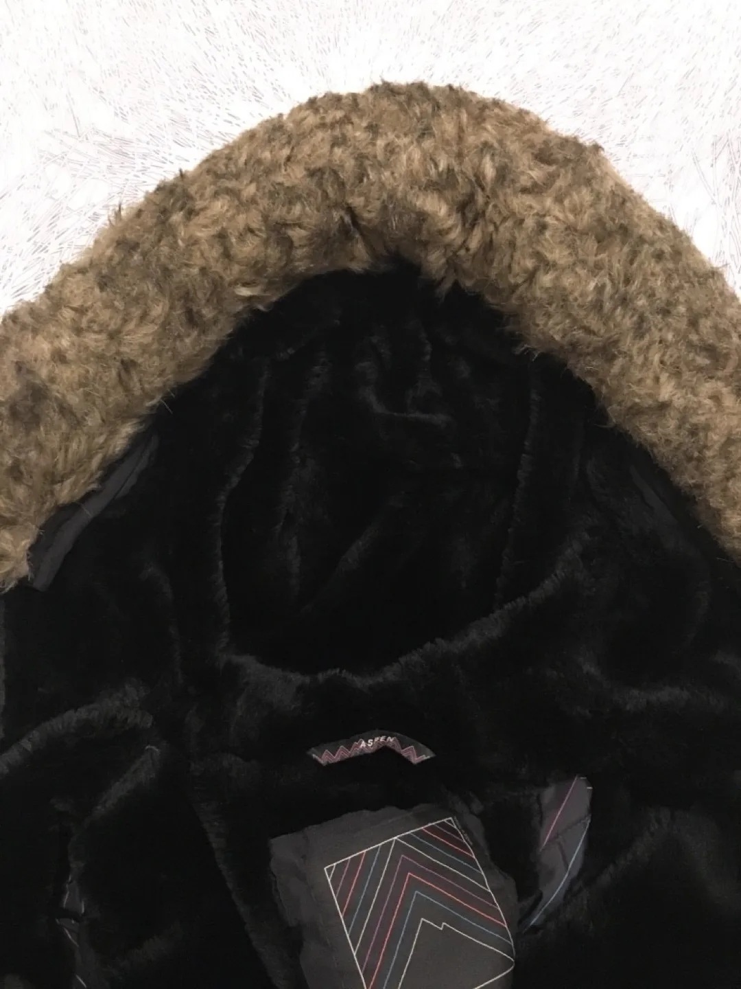 Aritzia TNA Aspen Parka / Winter Jacket Black  - Size XS image indicator(6)