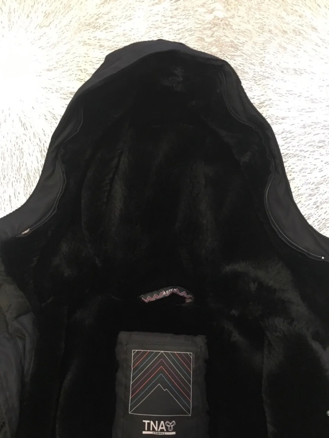 Aritzia TNA Aspen Parka / Winter Jacket Black  - Size XS image indicator(7)