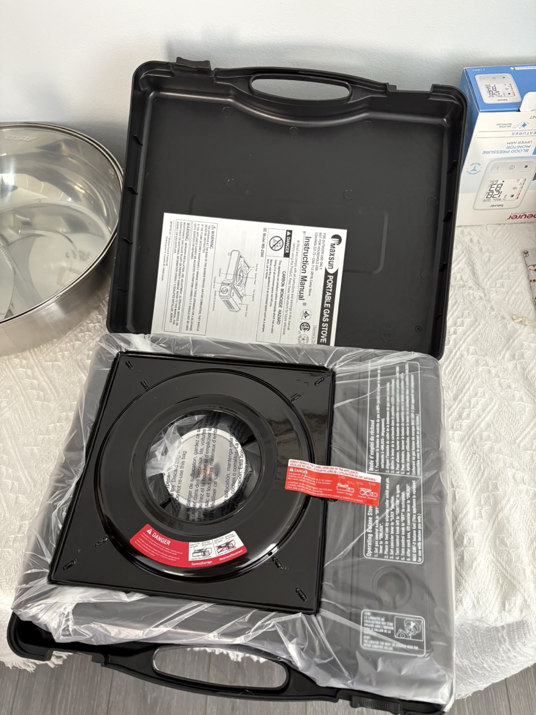 New Portable Stove with 4 Cartridges