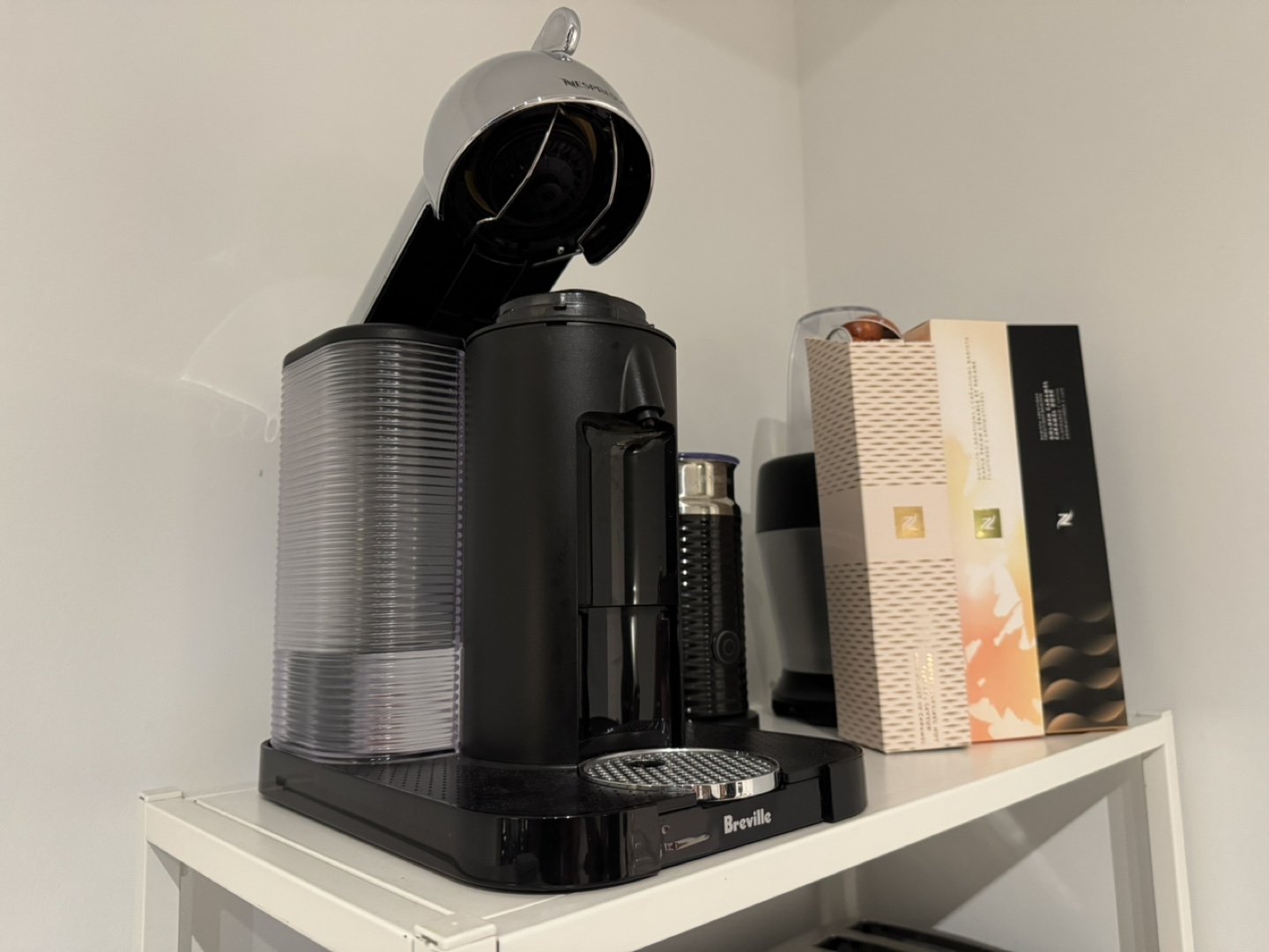 Breville Nespresso Coffee Machine with Capsules - photo 3