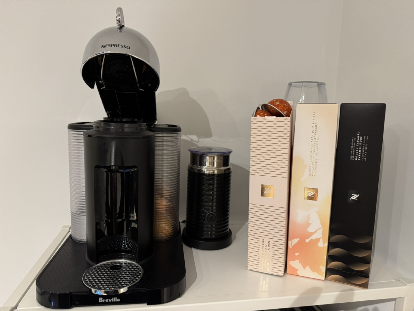 Breville Nespresso Coffee Machine with Capsules - photo 2