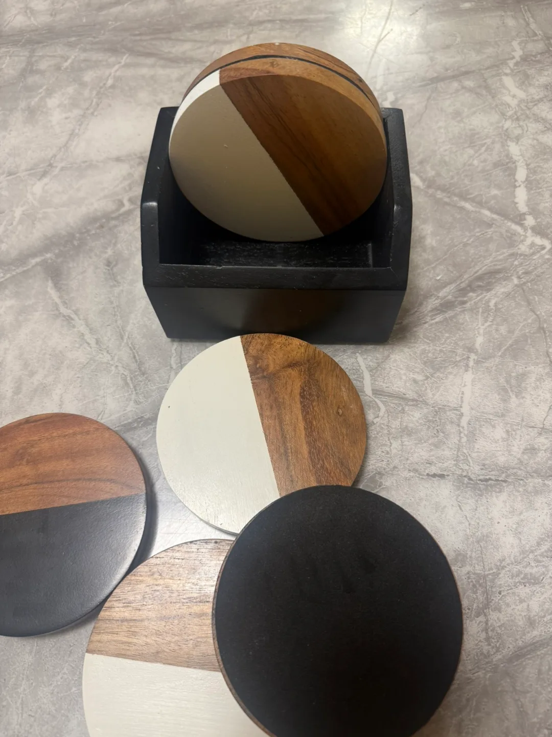 Wooden Coasters with Holder - Black and White image indicator(2)