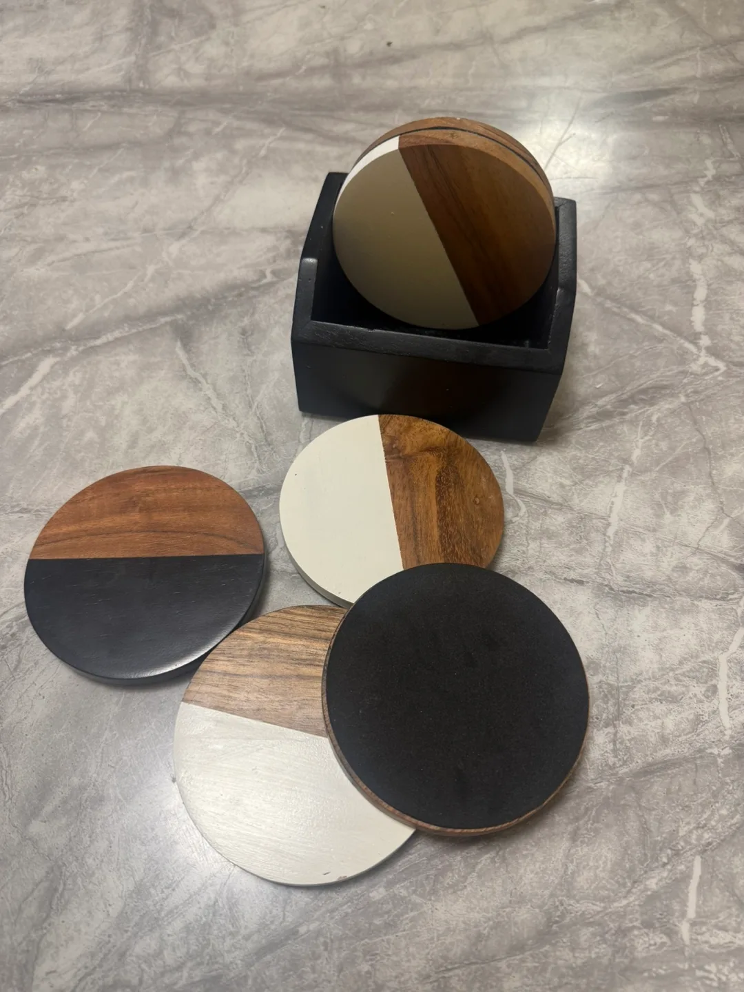 Wooden Coasters with Holder - Black and White image indicator(4)