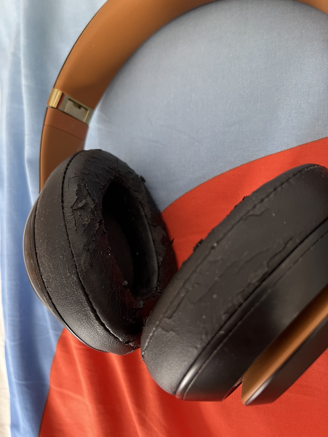 Refurbished Beats Solo3 Wireless Headphones - photo 4