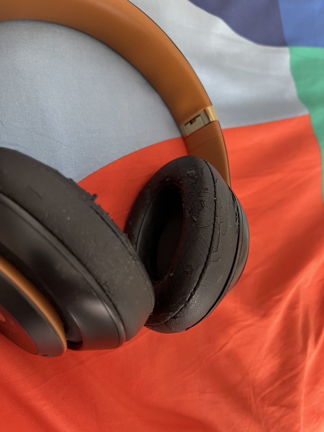 Refurbished Beats Solo3 Wireless Headphones - photo 5