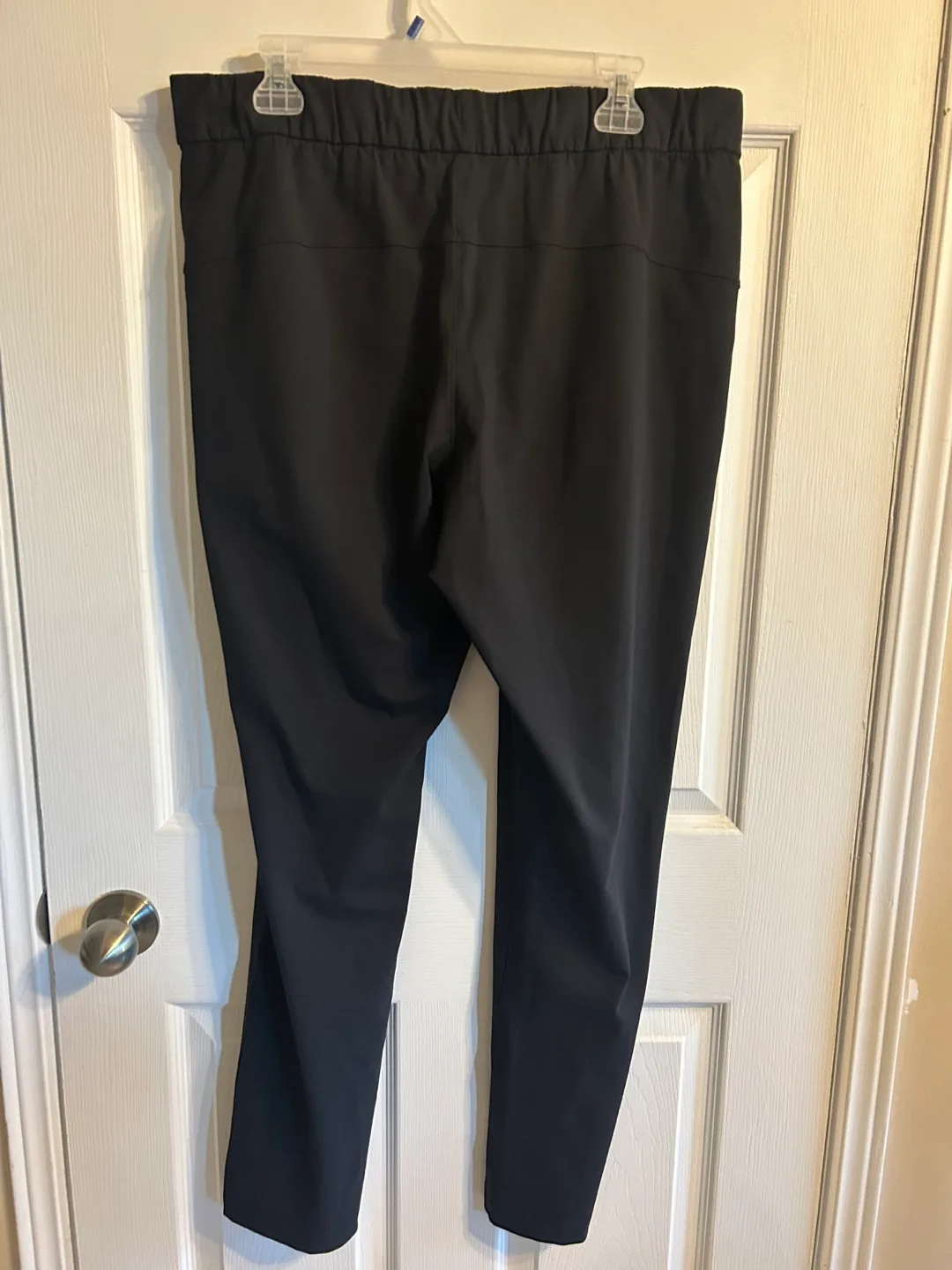 Lululemon “on the fly Pants” image indicator(3)