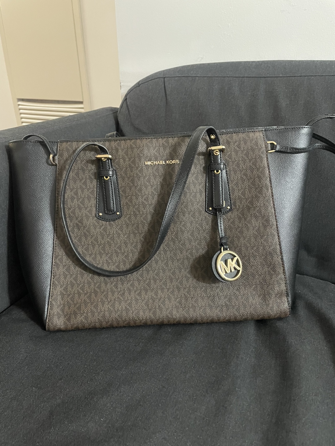 Michael Kors Jet Set Tote Bag