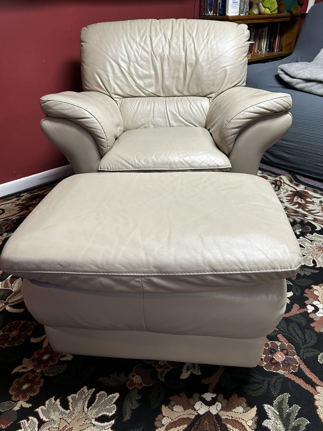 Off-White Leather Recliner Chair and Ottoman Set - photo 2