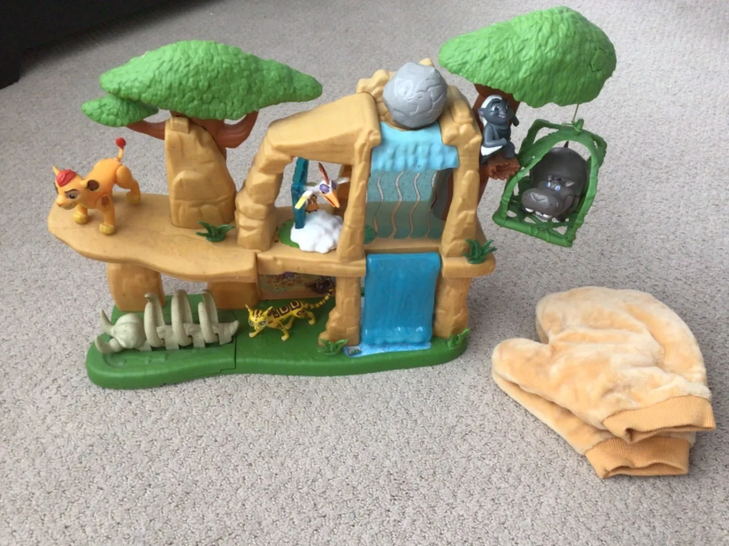 Lion Guard Figurines and Playset. thumbnail