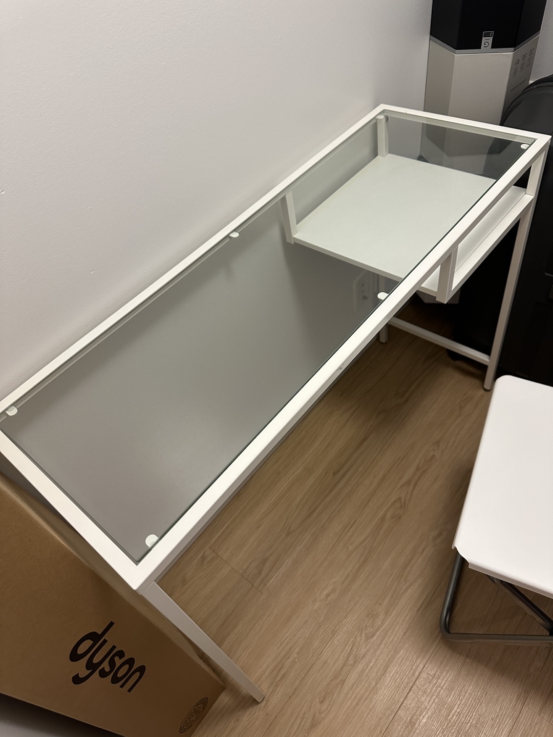 IKEA VITTSJÖ Laptop Table - White/Glass - photo 2