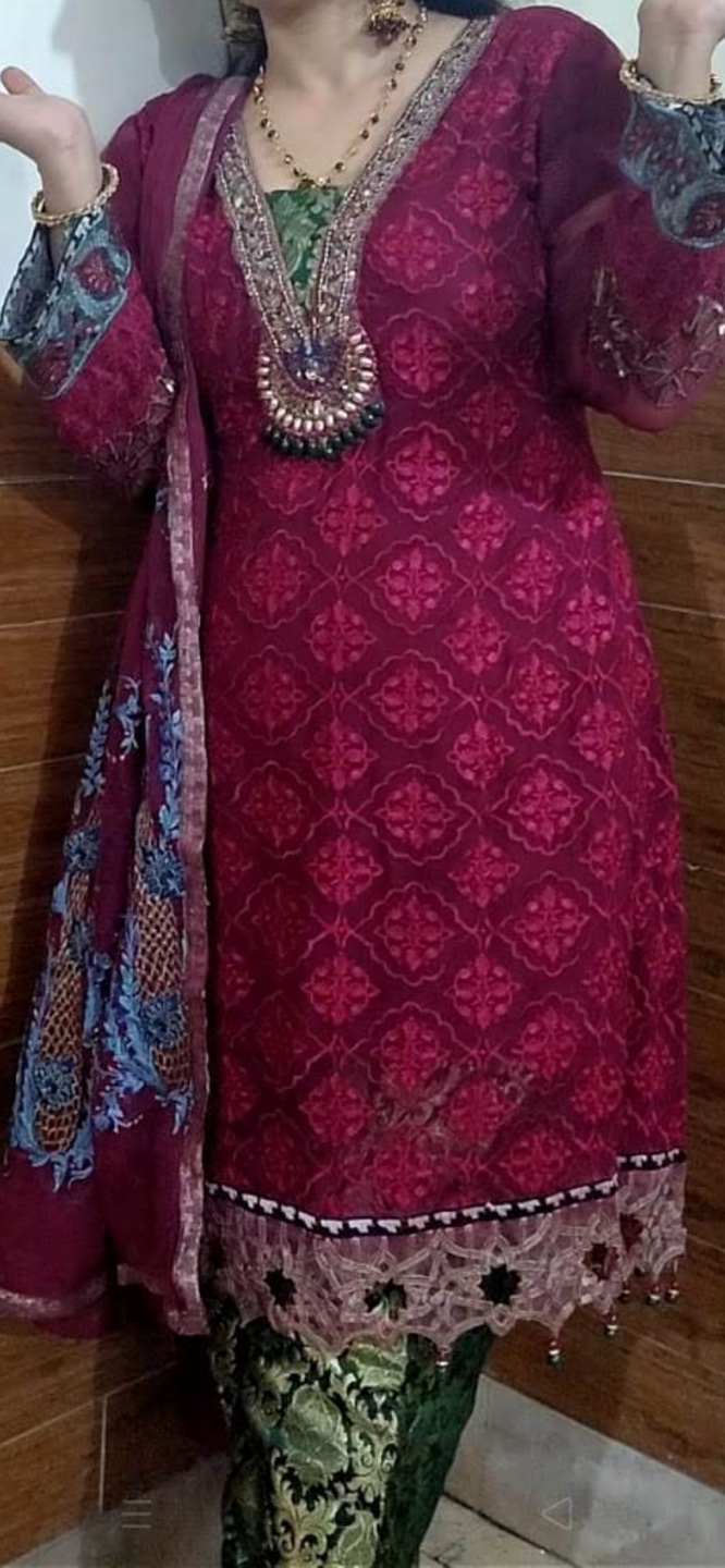 Gorgeous Maroon Pakistani Shalwar Kameez