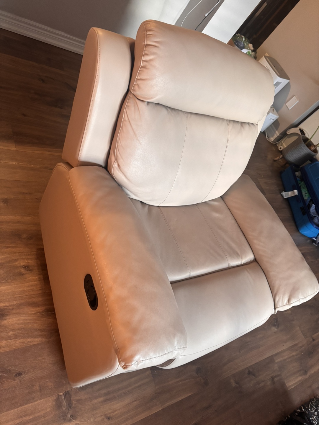 Beige Leather Recliner - photo 2