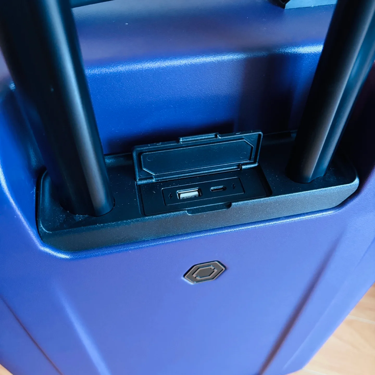 *New* $600 Solgaard Suitcase image indicator(3)