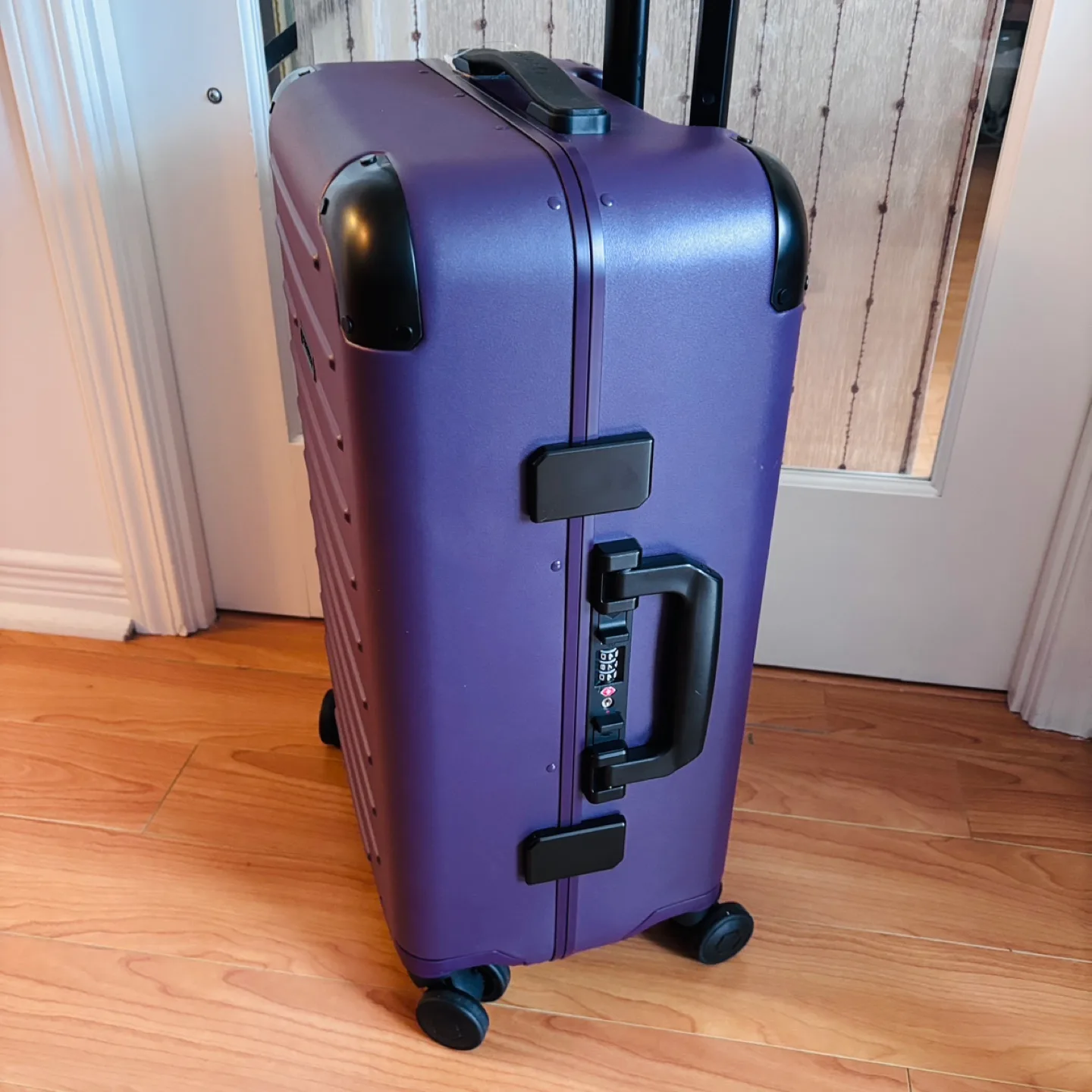 *New* $600 Solgaard Suitcase image indicator(4)