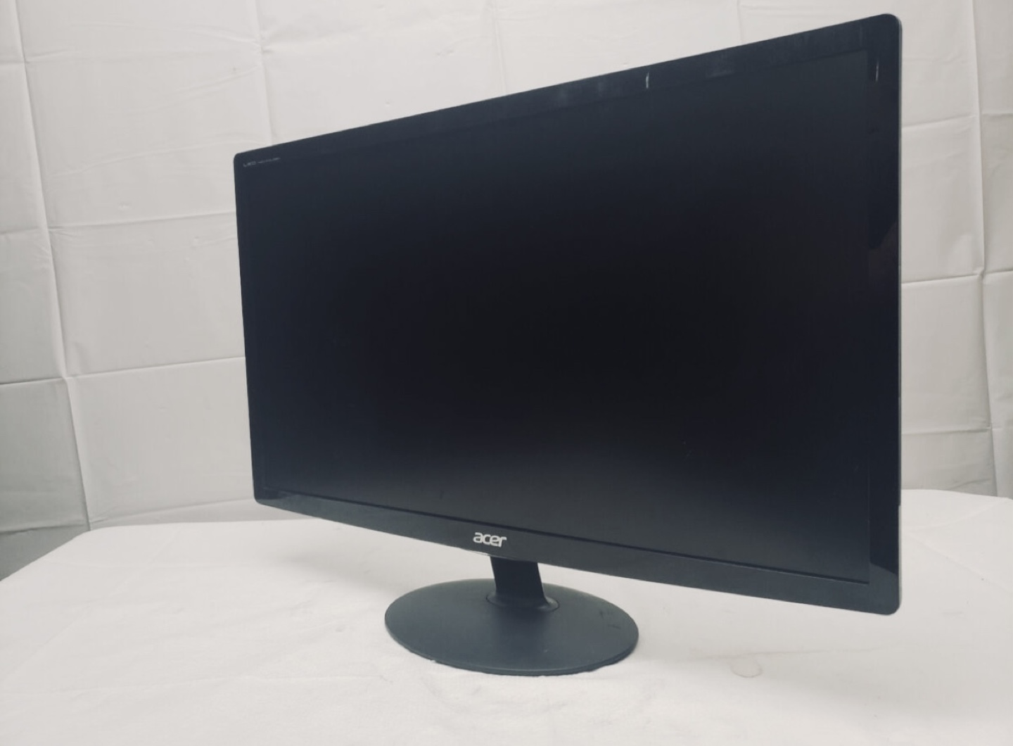 Ultra wide 22” Acer Monitor