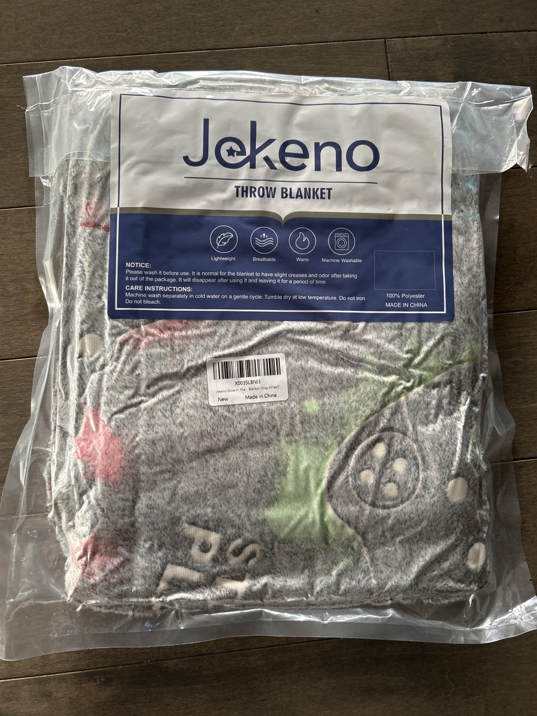 ••BRAND NEW••Glow-in-the-Dark Gamer Throw Blanket - photo 3