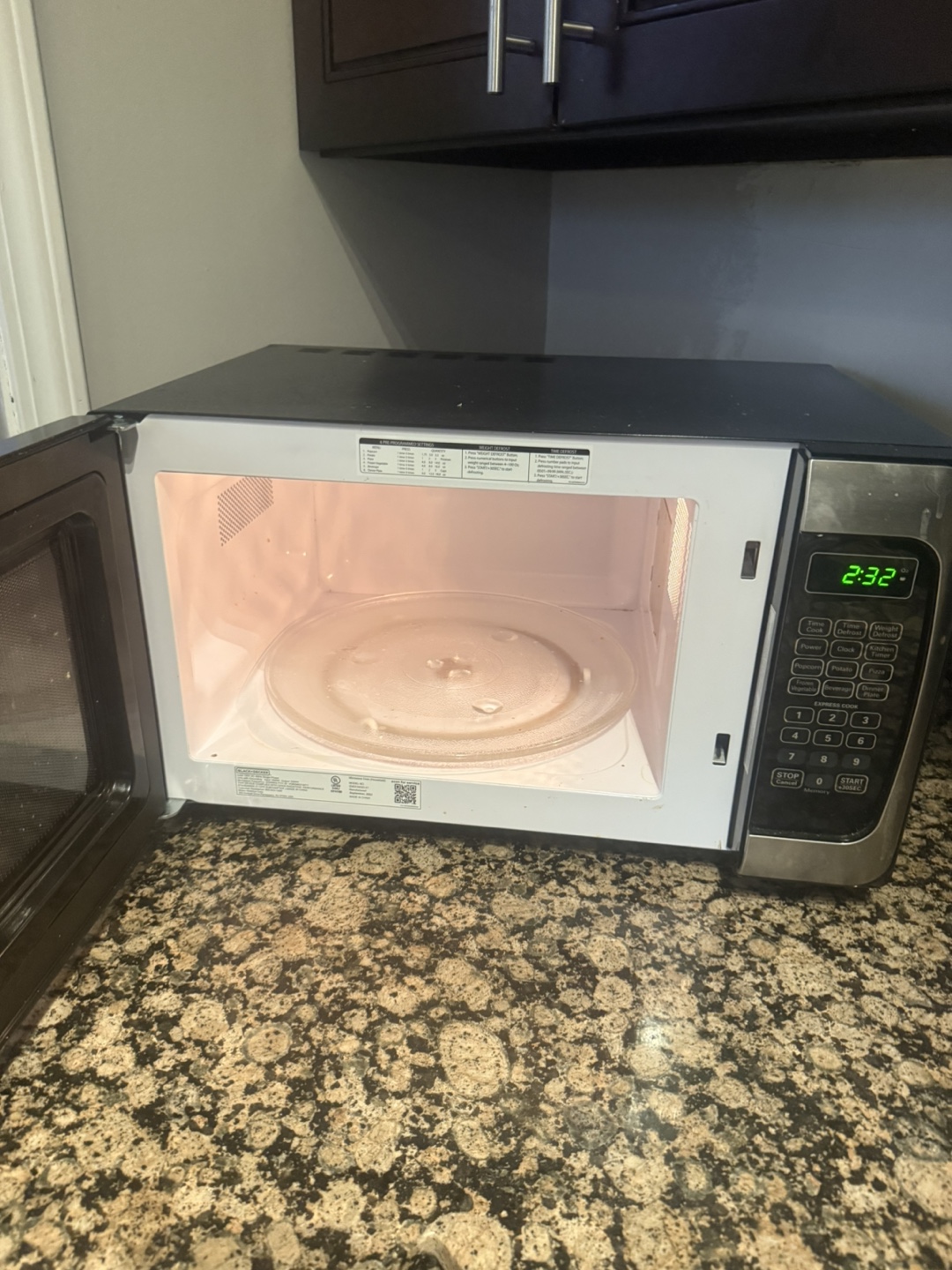 Black+Decker Microwave - EM031MGG-X1 - photo 4
