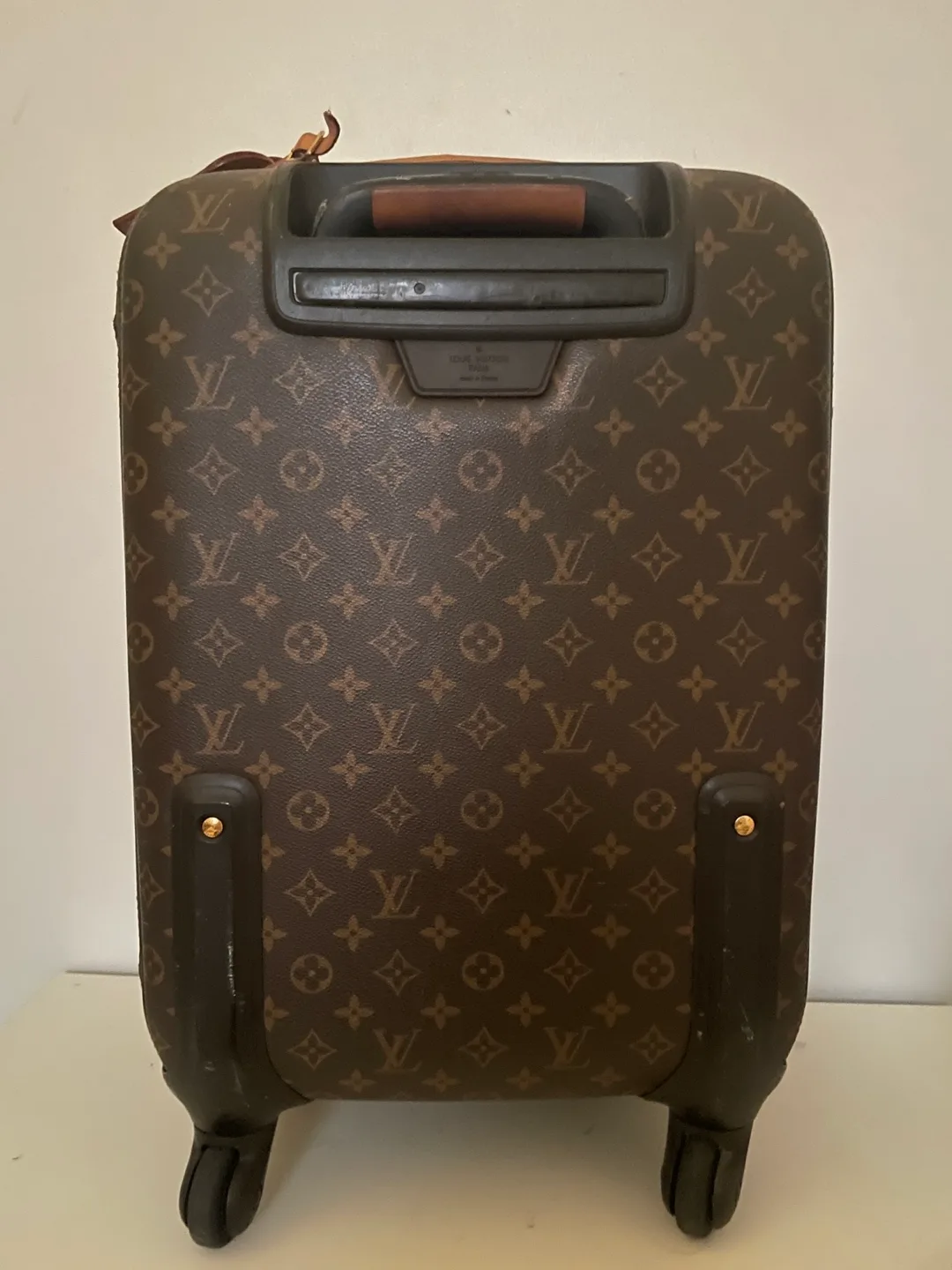 Louis Vuitton Monogram Zephyr 45 image indicator(2)