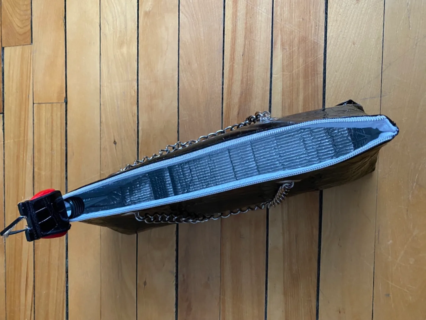 Black Insulated Wine Tote Bag with Bottle Stopper image indicator(4)