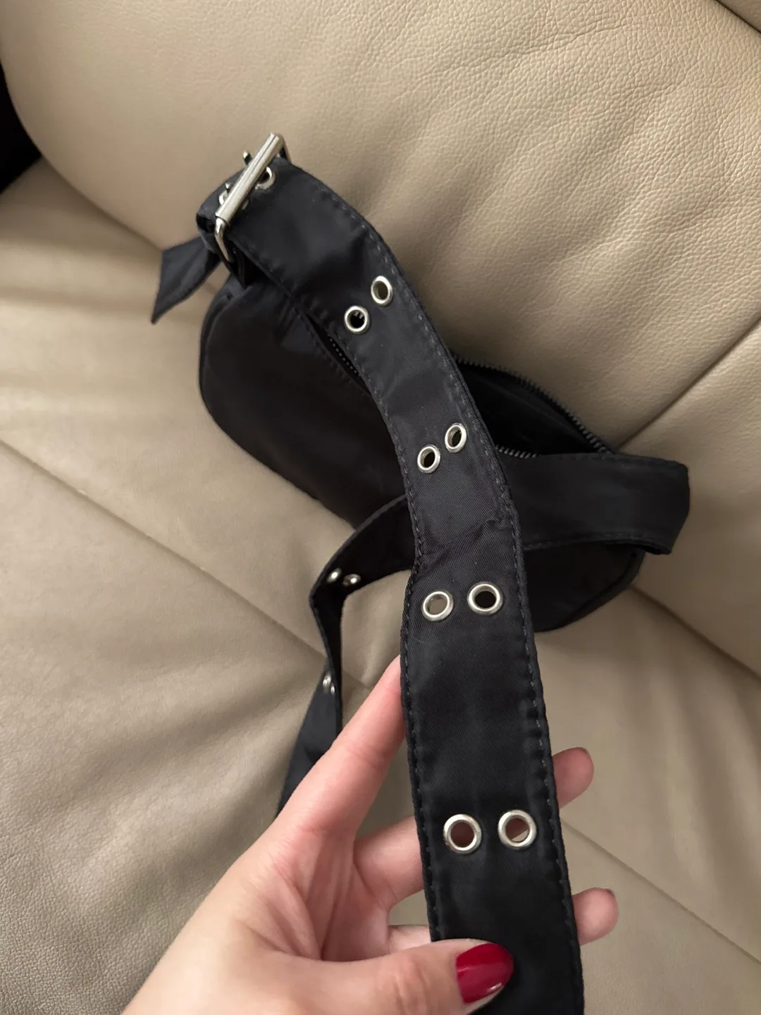 Small Black Purse image indicator(4)