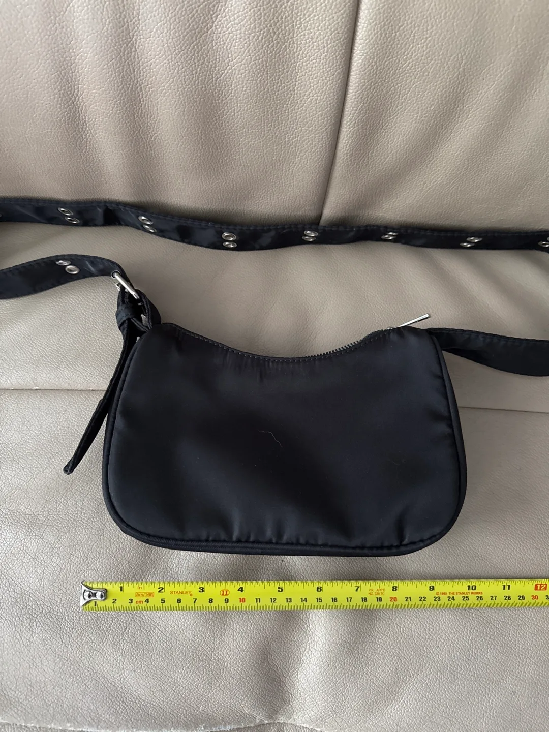 Small Black Purse image indicator(5)