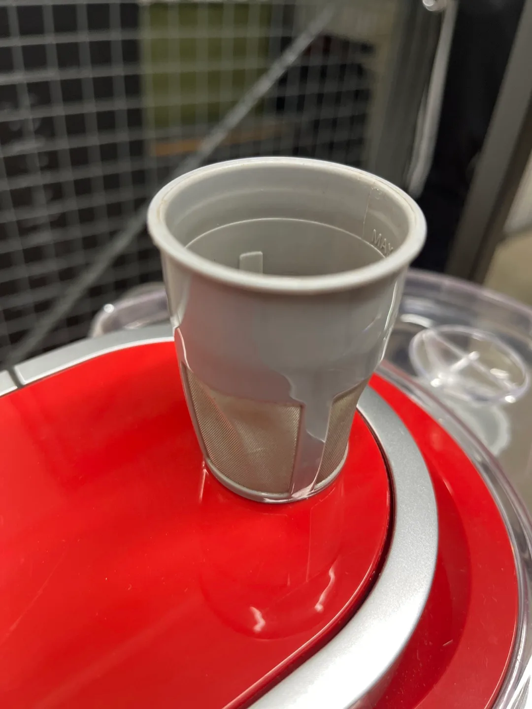 ☕️Keurig K200 Single Serve Coffee Maker - Red image indicator(9)