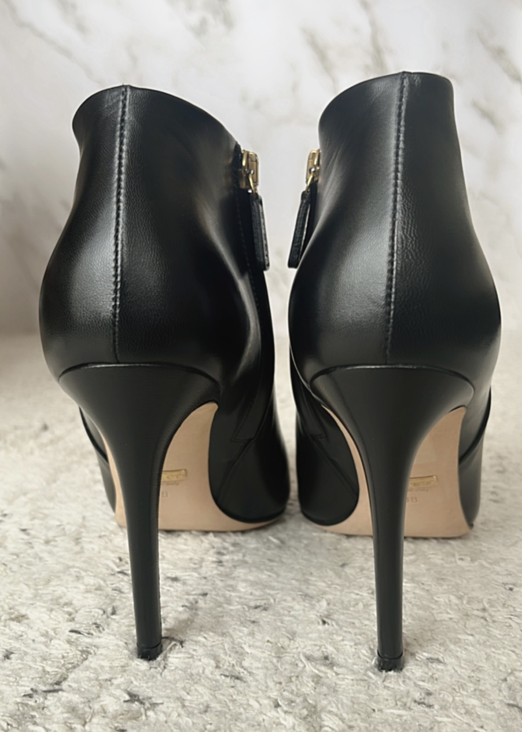 GUCCI Shoes-Black Leather Pointed-Toe Stiletto Ankle Boots - photo 4