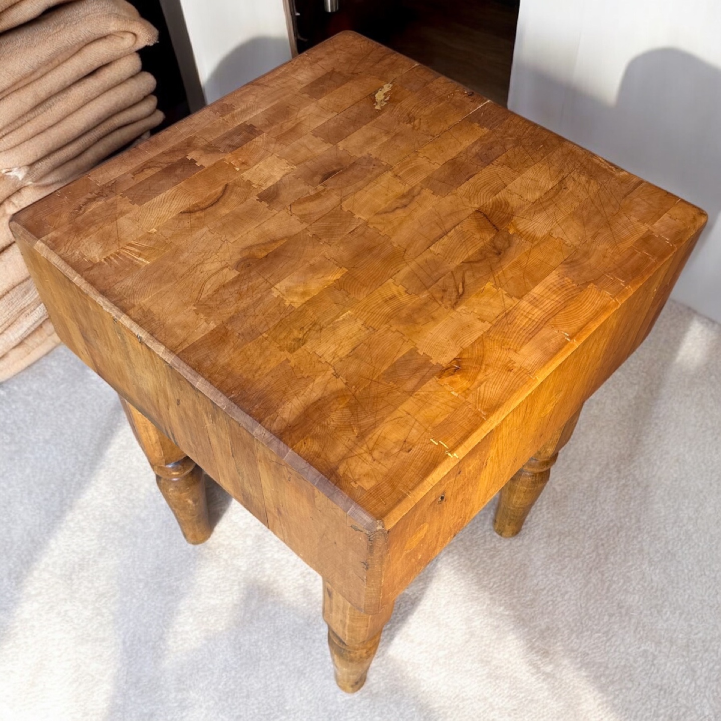 Antique Maple Butcher Block Table in Etobicoke - photo 2