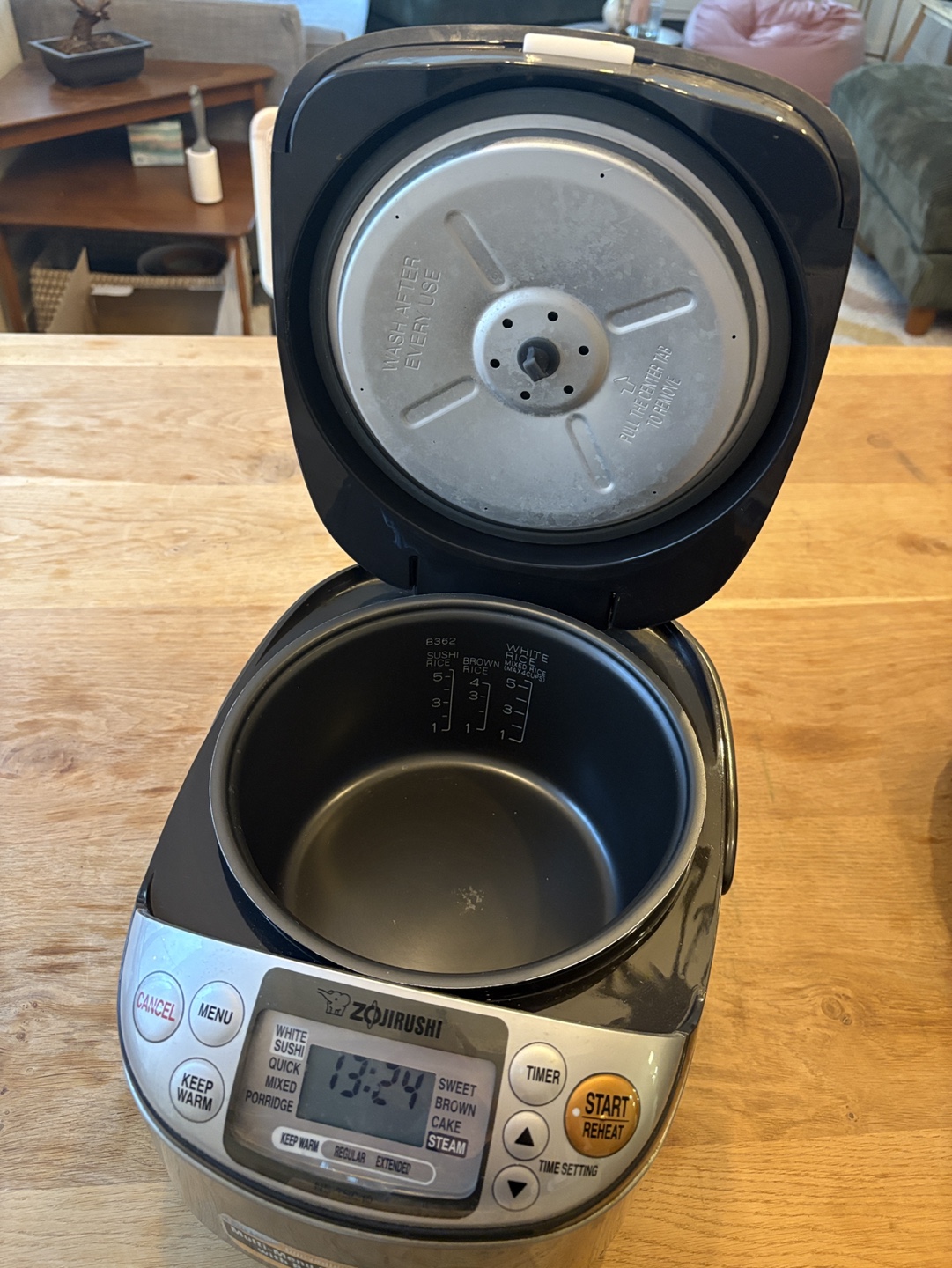 Zojirushi rice cooker - photo 3