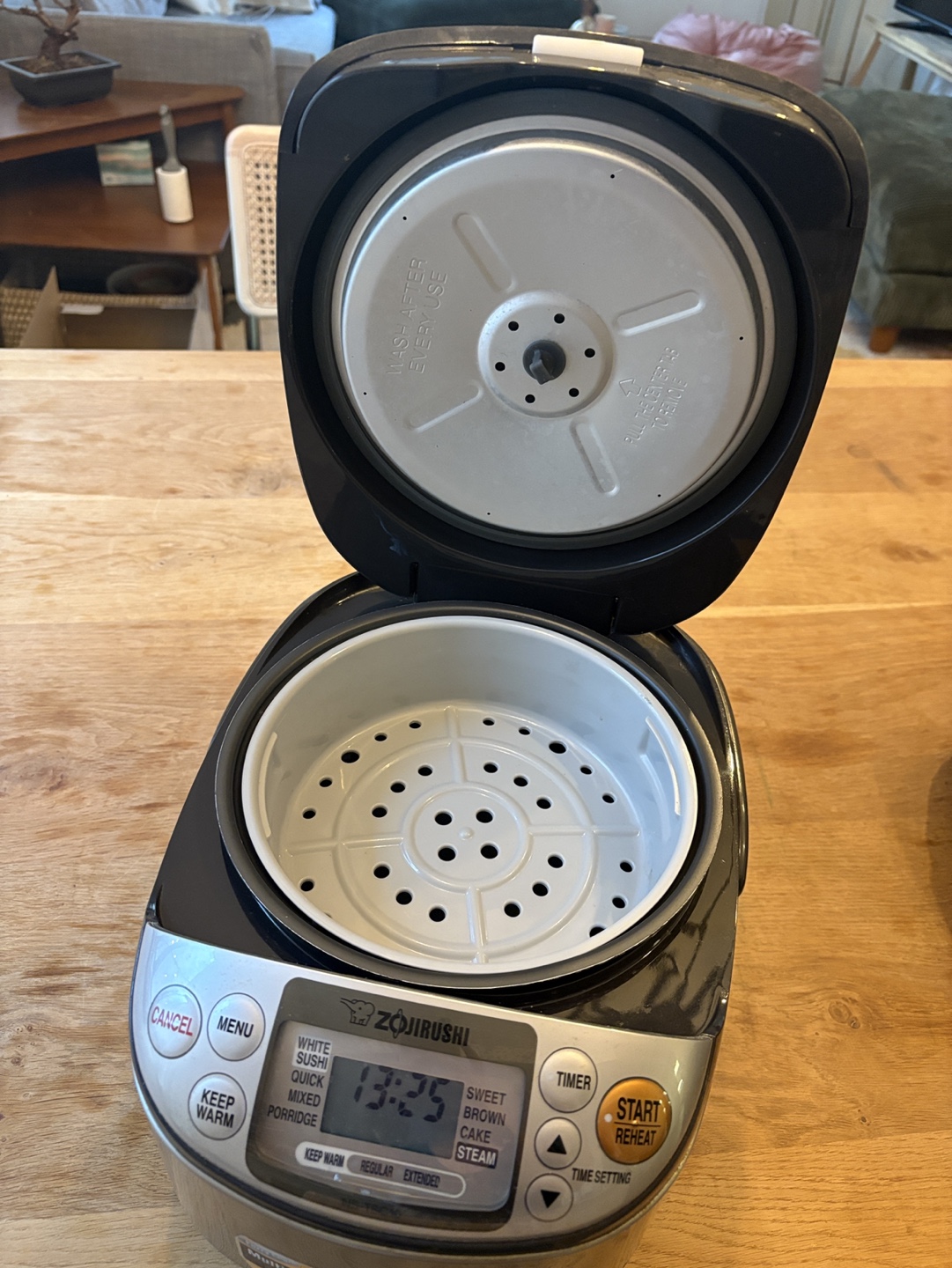 Zojirushi rice cooker - photo 2