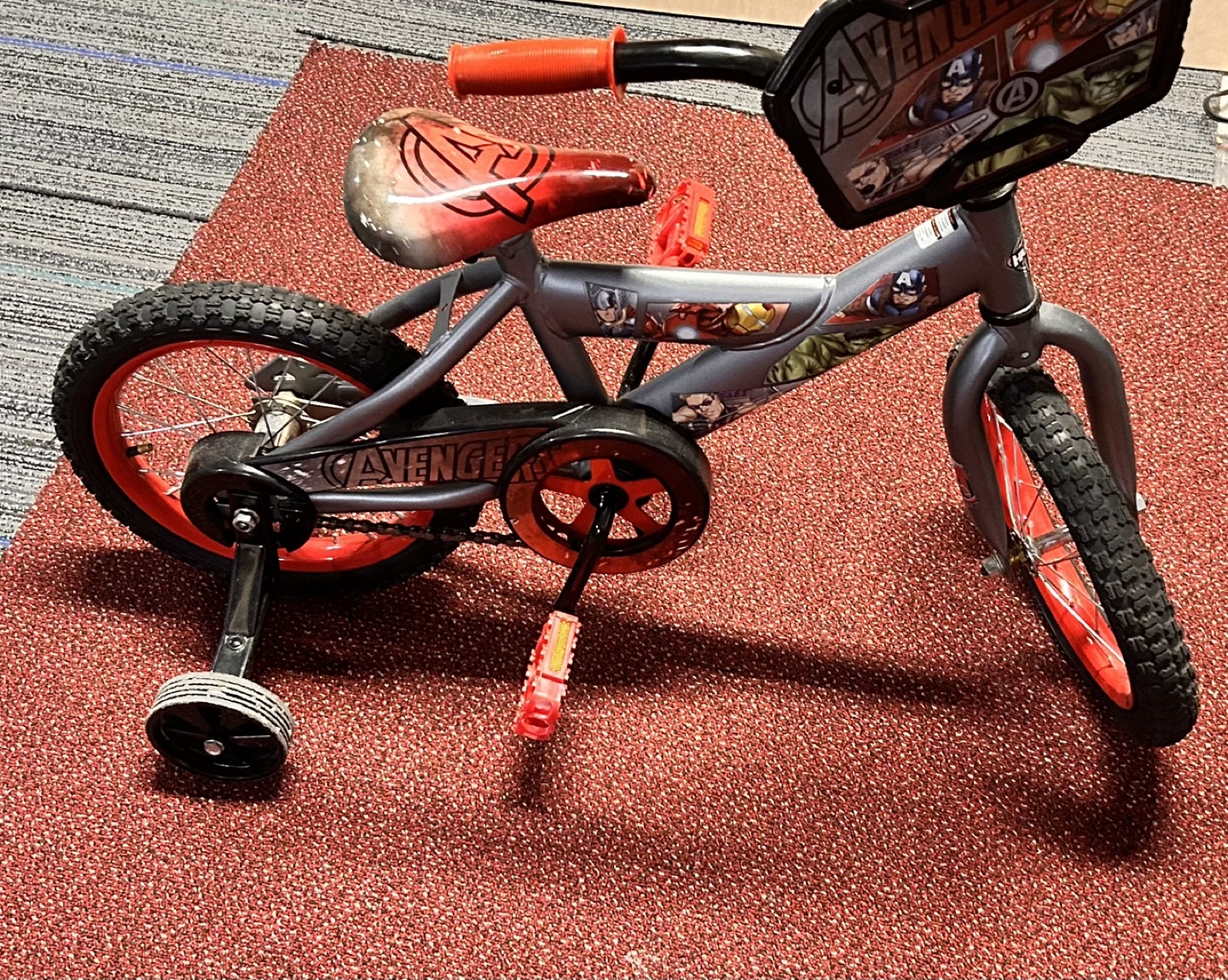 Avengers Marvel Kids Bike with Training Wheels - photo 3