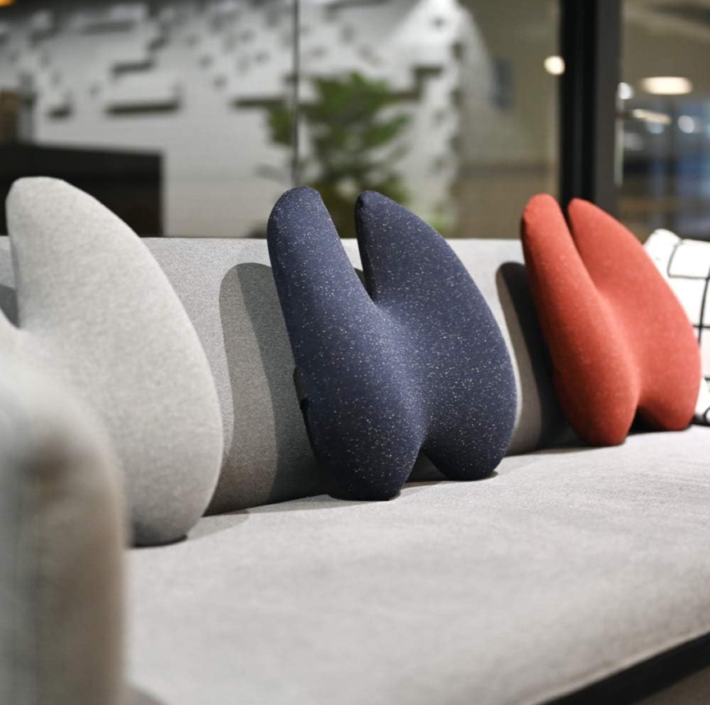 Back Support Pillow - Portable Lumbar Cushion - photo 2