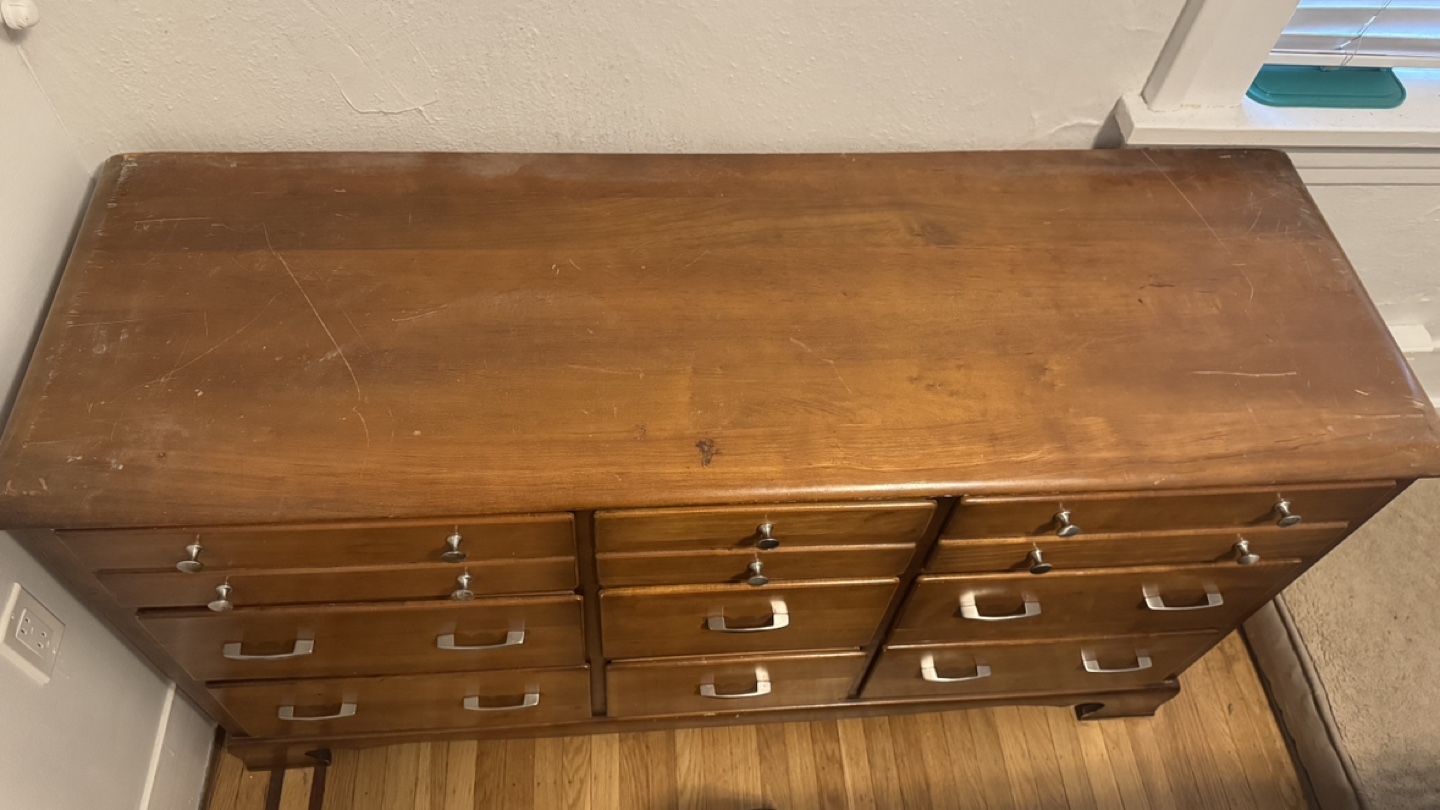 9-Drawer Wooden Dresser - photo 2