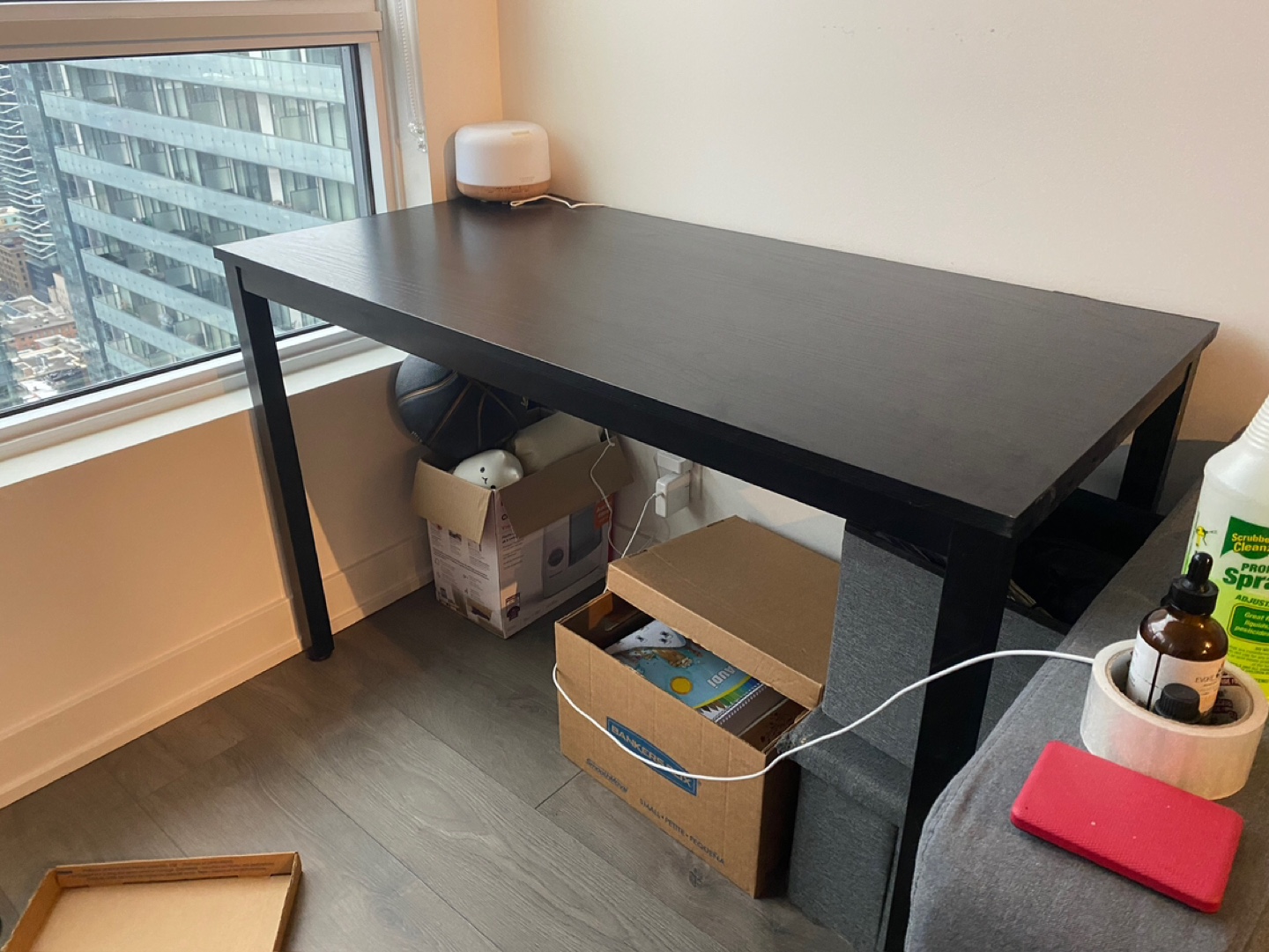 Black rectangular desk