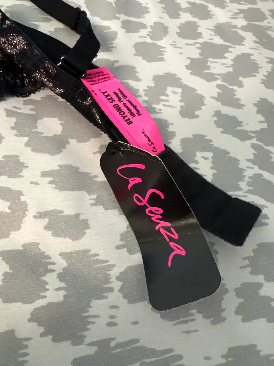 La Senza Black Glitter Lace Bra and Panty Set image indicator(3)