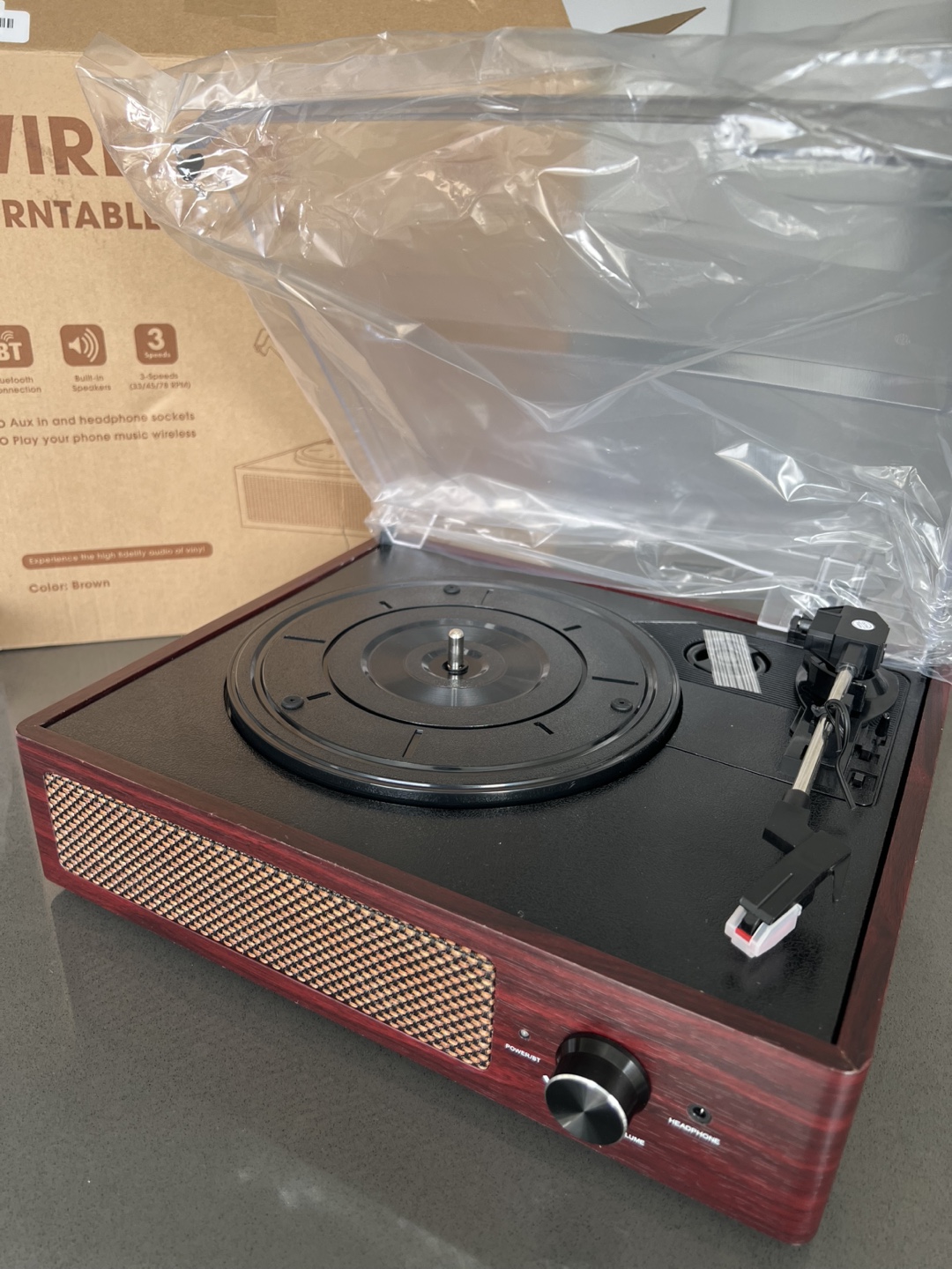 Vintage-Style Wireless Turntable - NEW