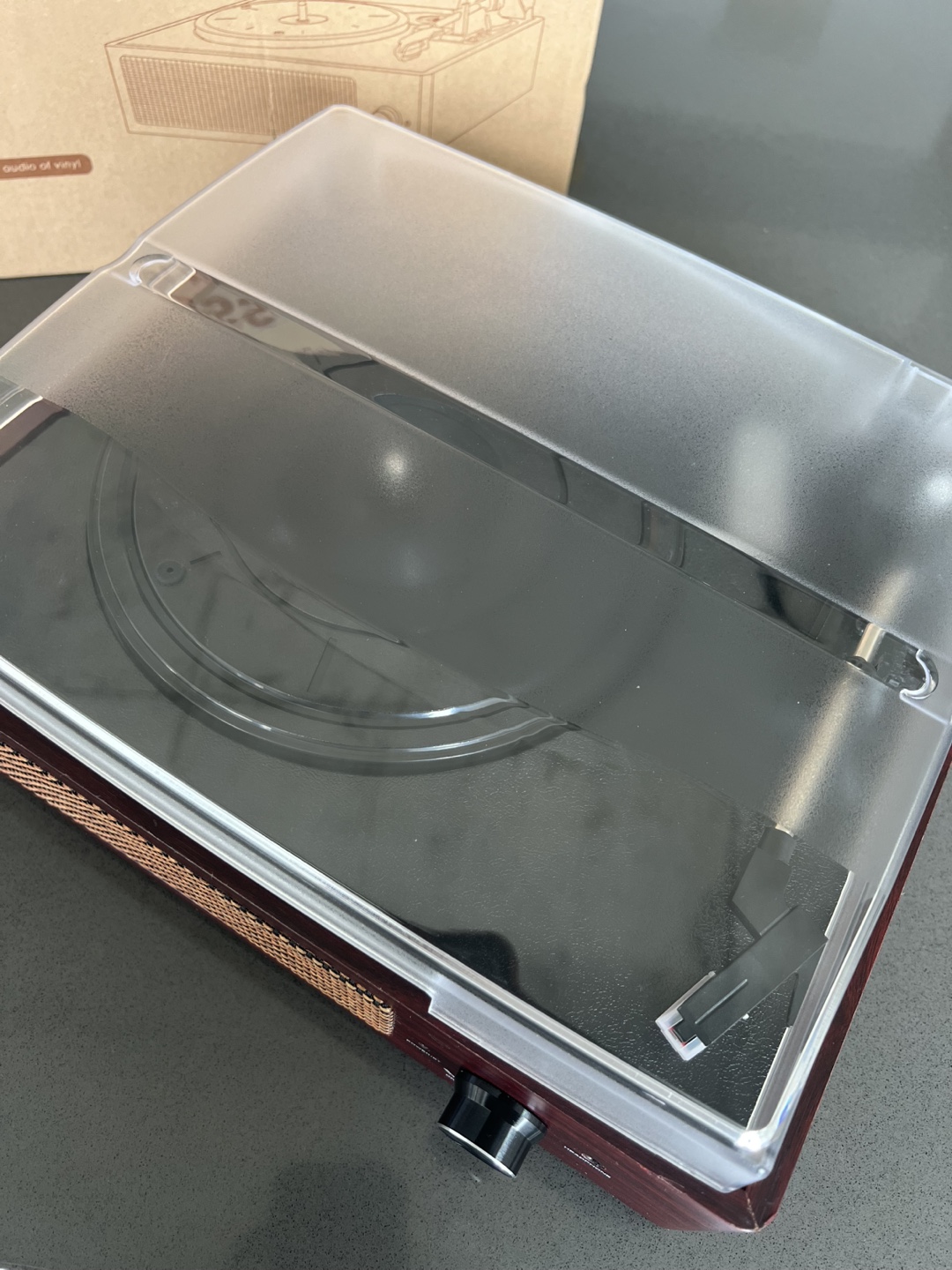 Vintage-Style Wireless Turntable - NEW - photo 3