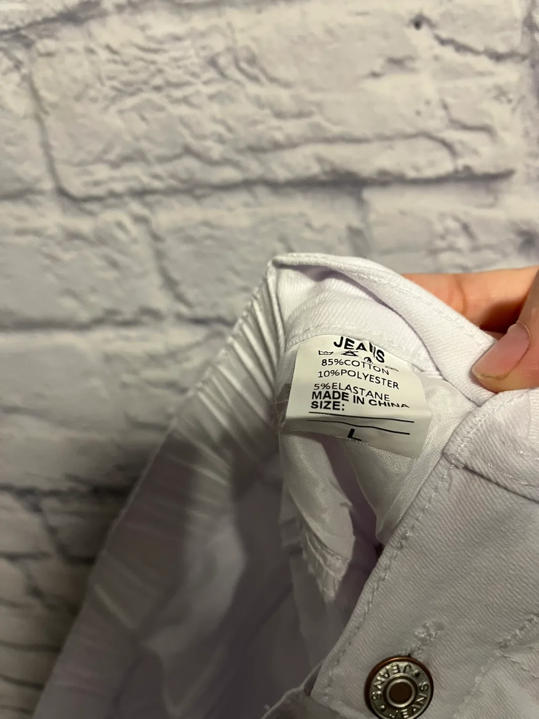 New White Distressed Denim Shorts - Size L image indicator(4)