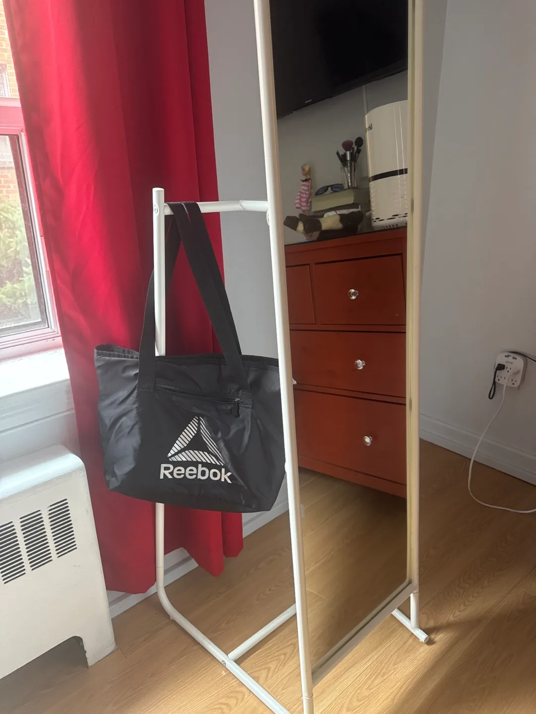 IKEA KNAPPER Floor Mirror image indicator(4)