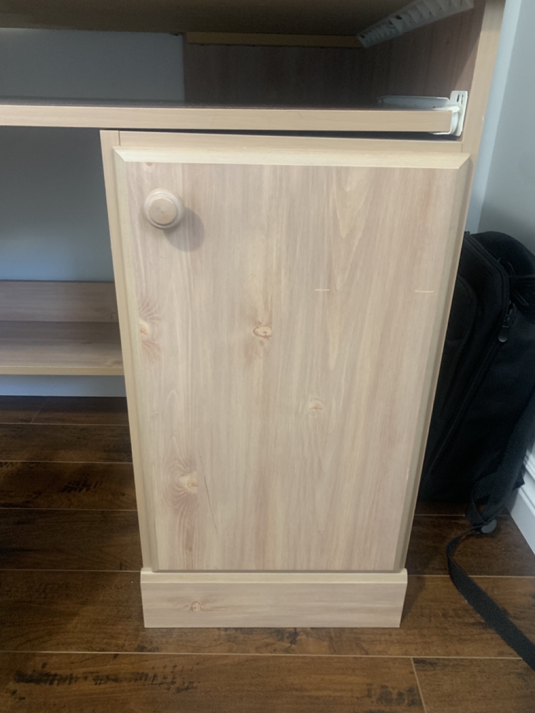 Kids' Wooden Desk with Hutch - photo 5
