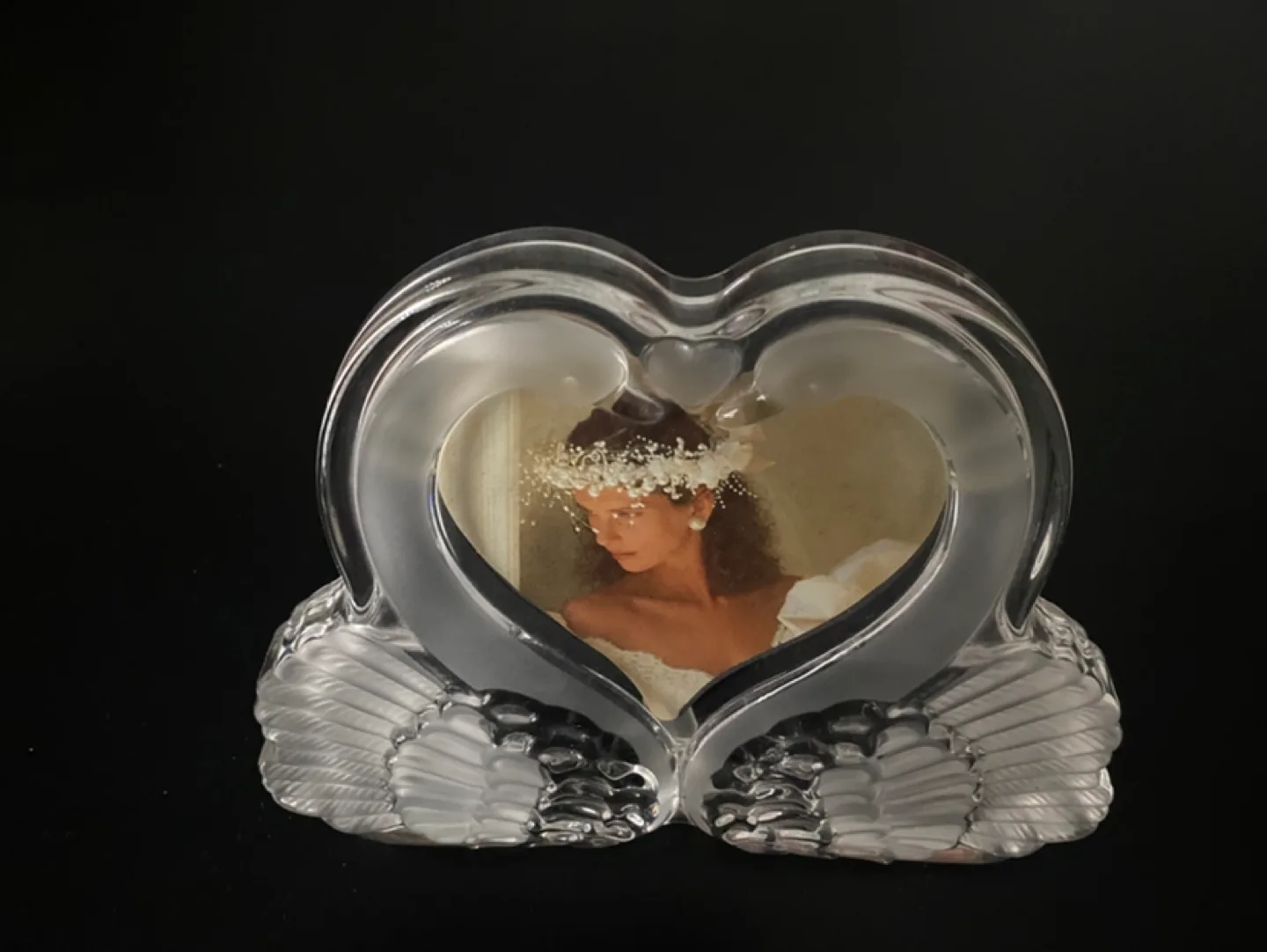 “Mikasa” Crystal Swan Heart Photo Frame image indicator(4)