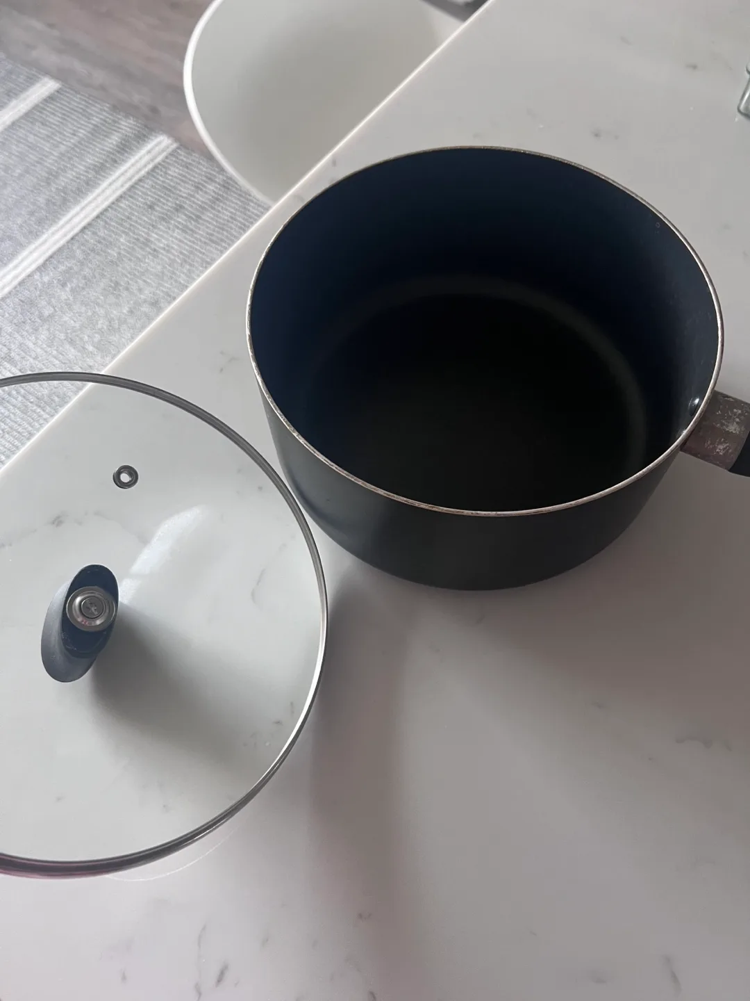 T-fal Essential Non-Stick Cookware image indicator(3)