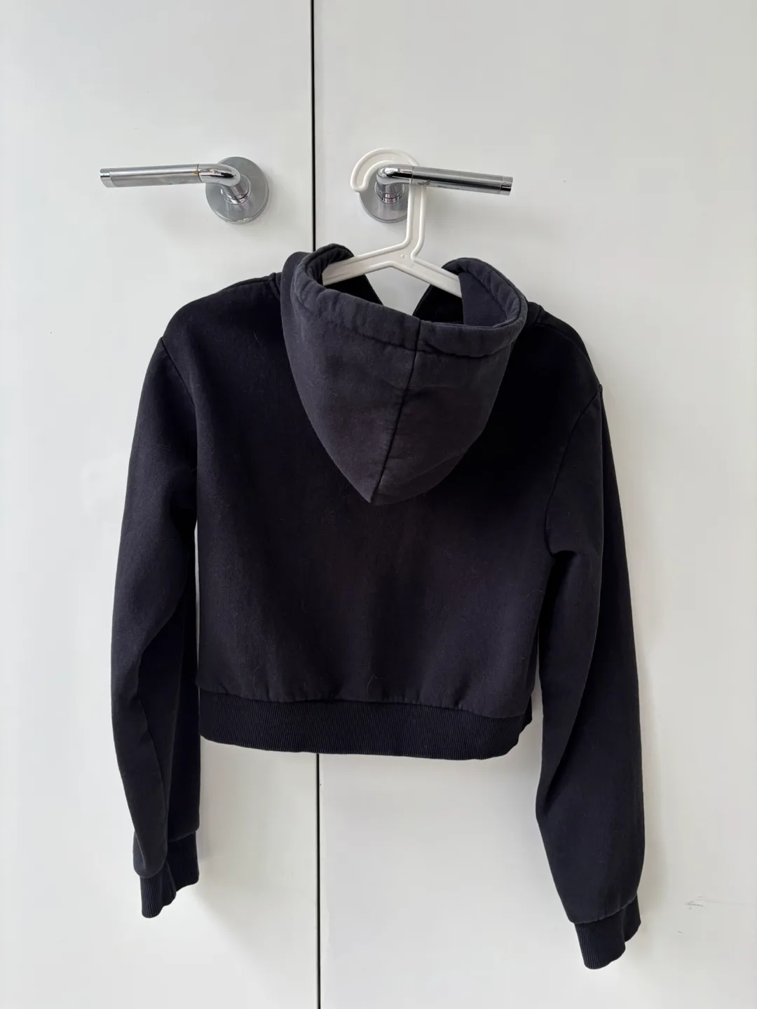 Pull&Bear Black Zip-Up Hoodie Size S image indicator(2)