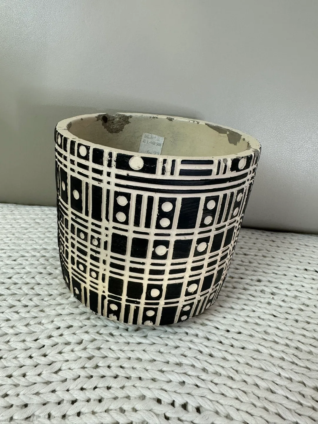 🌸 Black & Beige Geometric Patterned Planter #freecycle image indicator(2)
