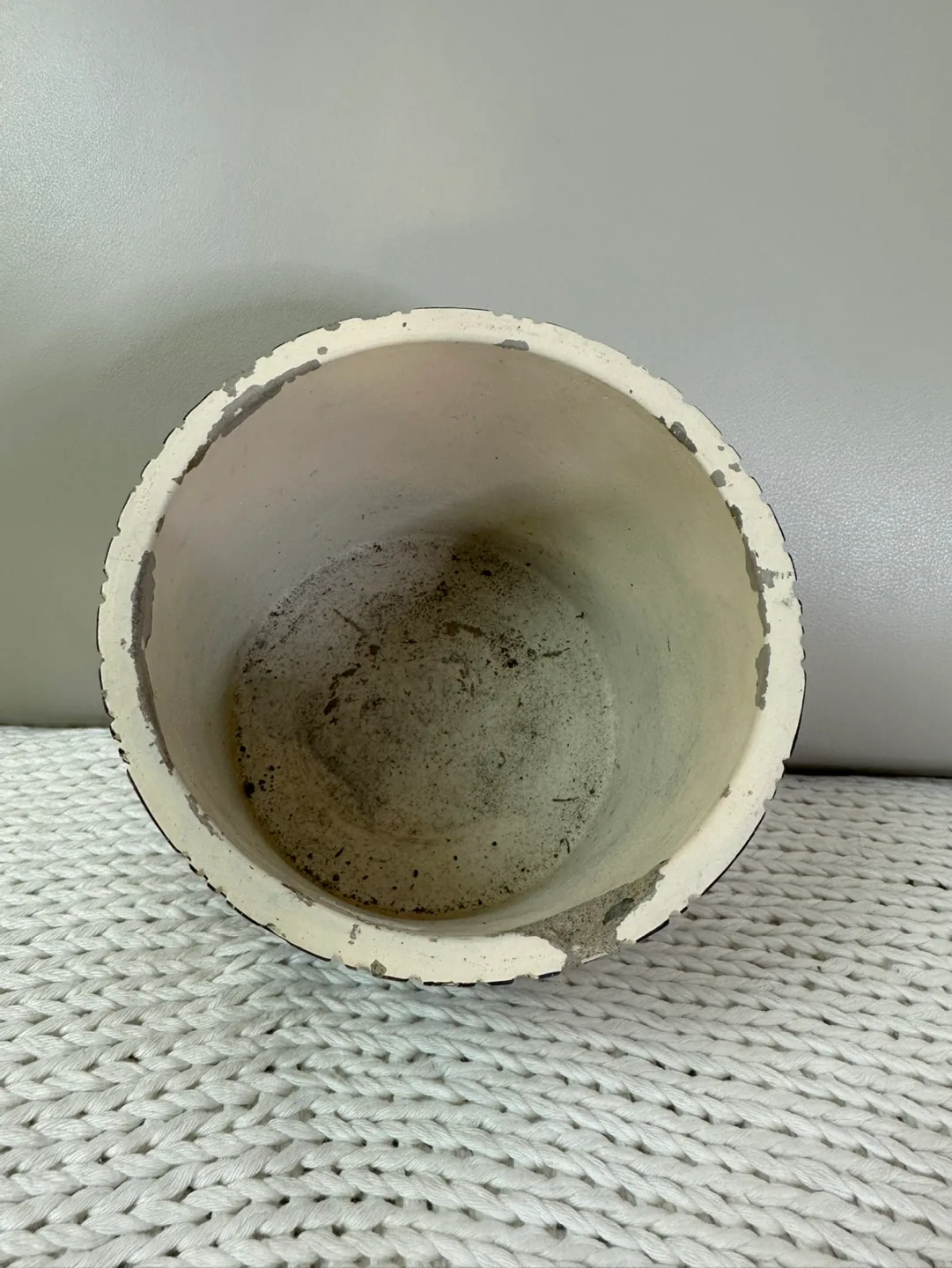 🌸 Black & Beige Geometric Patterned Planter #freecycle image indicator(3)