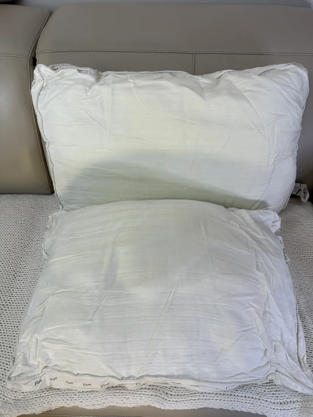 🌸 Used washed JCPenney Firm Pillows - Set of 2 #freecycle image indicator(2)